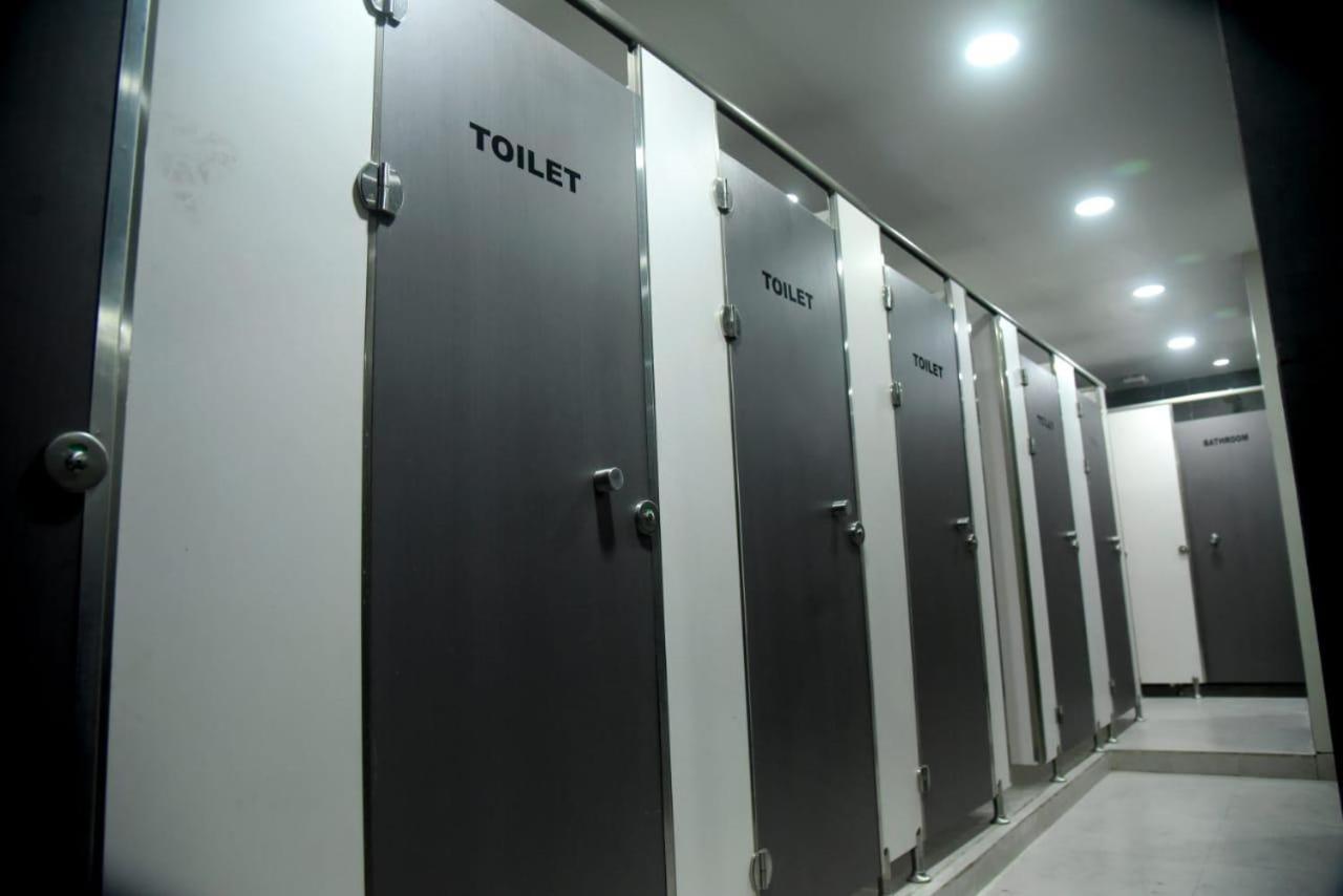 Хостел Charyana Lady Dorms Ахмедабад Екстер'єр фото